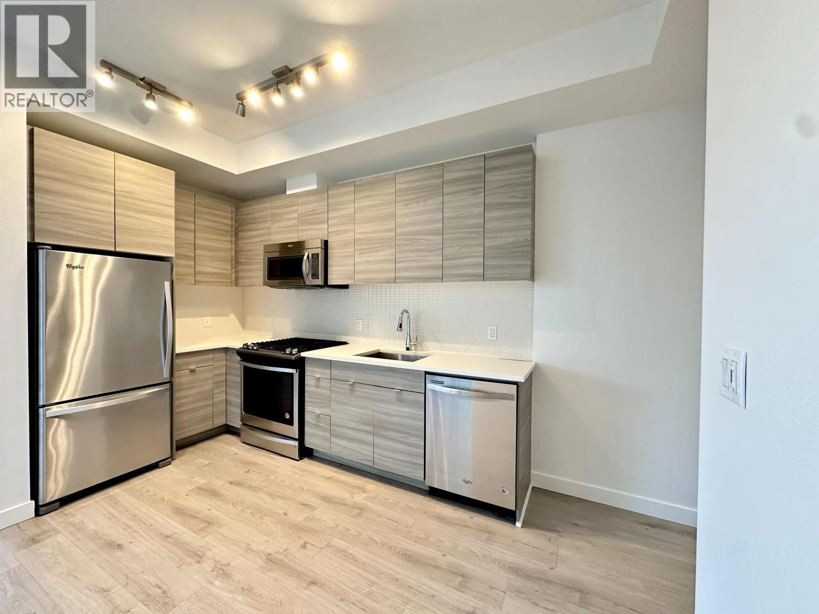 203 200 NELSON'S CRESCENT