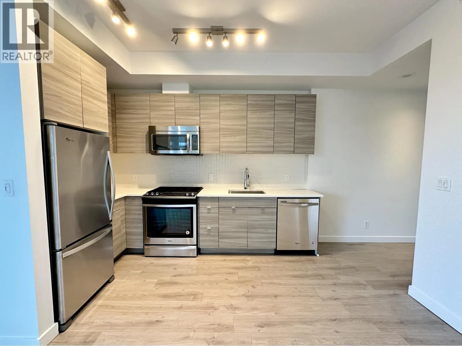 203 200 NELSON'S CRESCENT