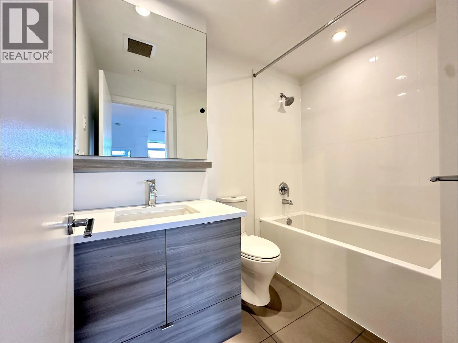 203 200 NELSON'S CRESCENT