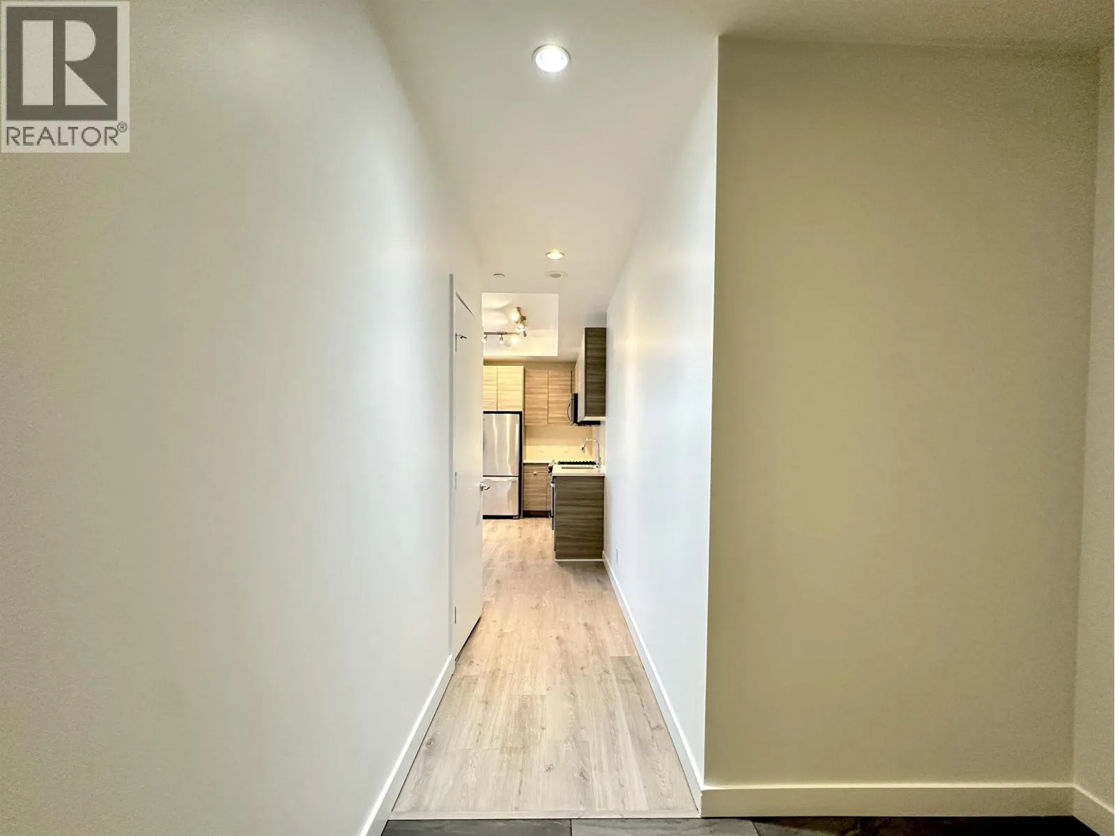 203 200 NELSON'S CRESCENT
