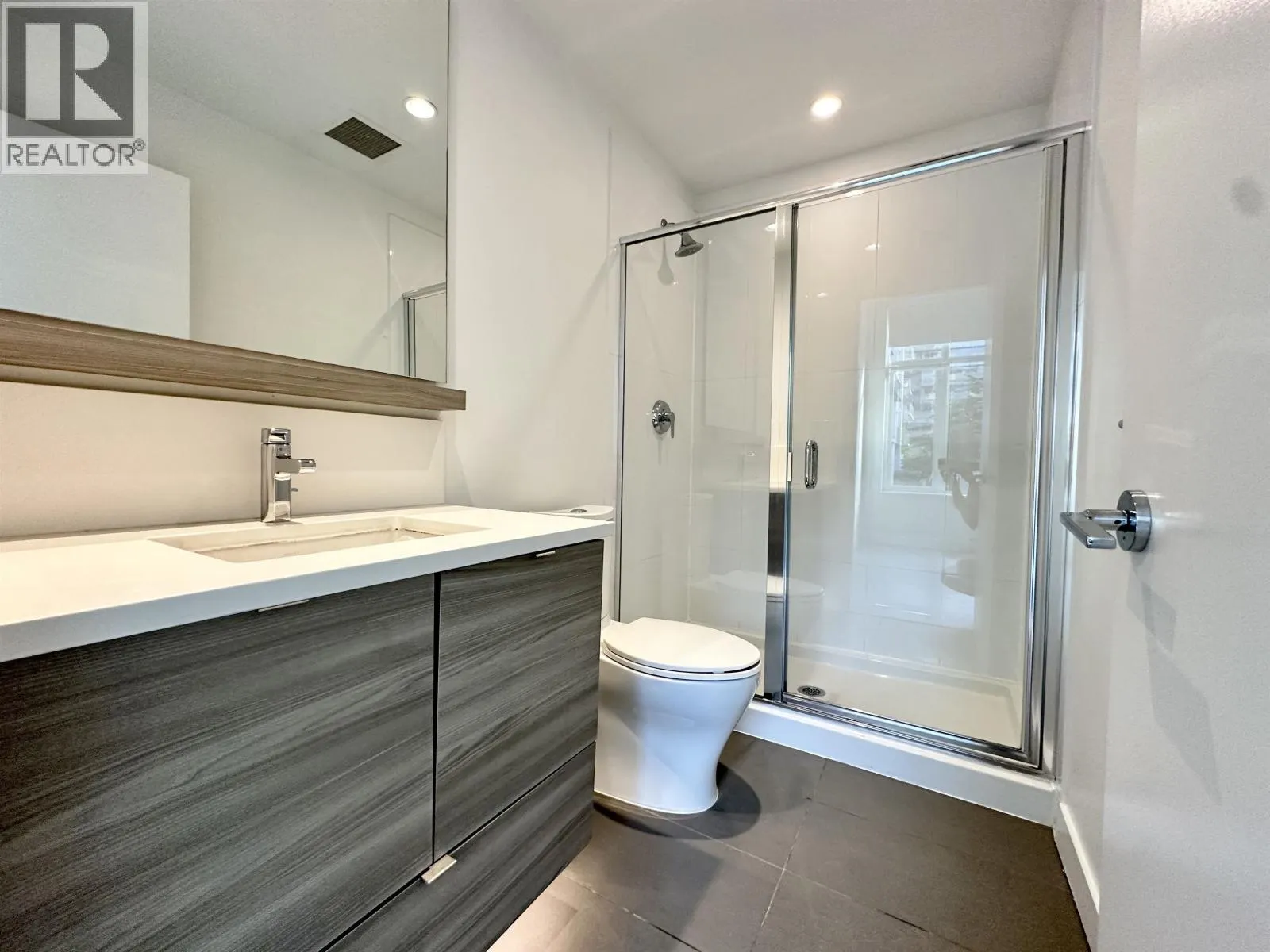 203 200 NELSON'S CRESCENT