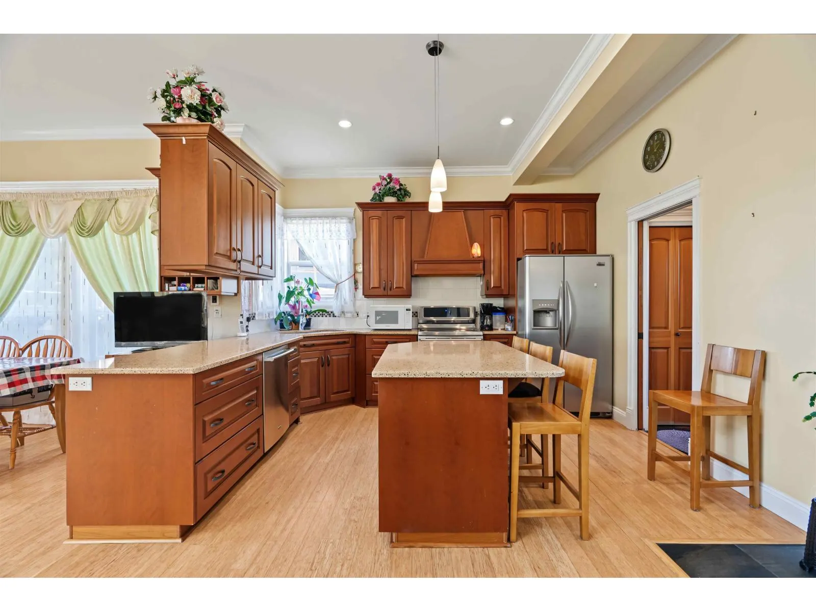 9168 DELVIEW LANE