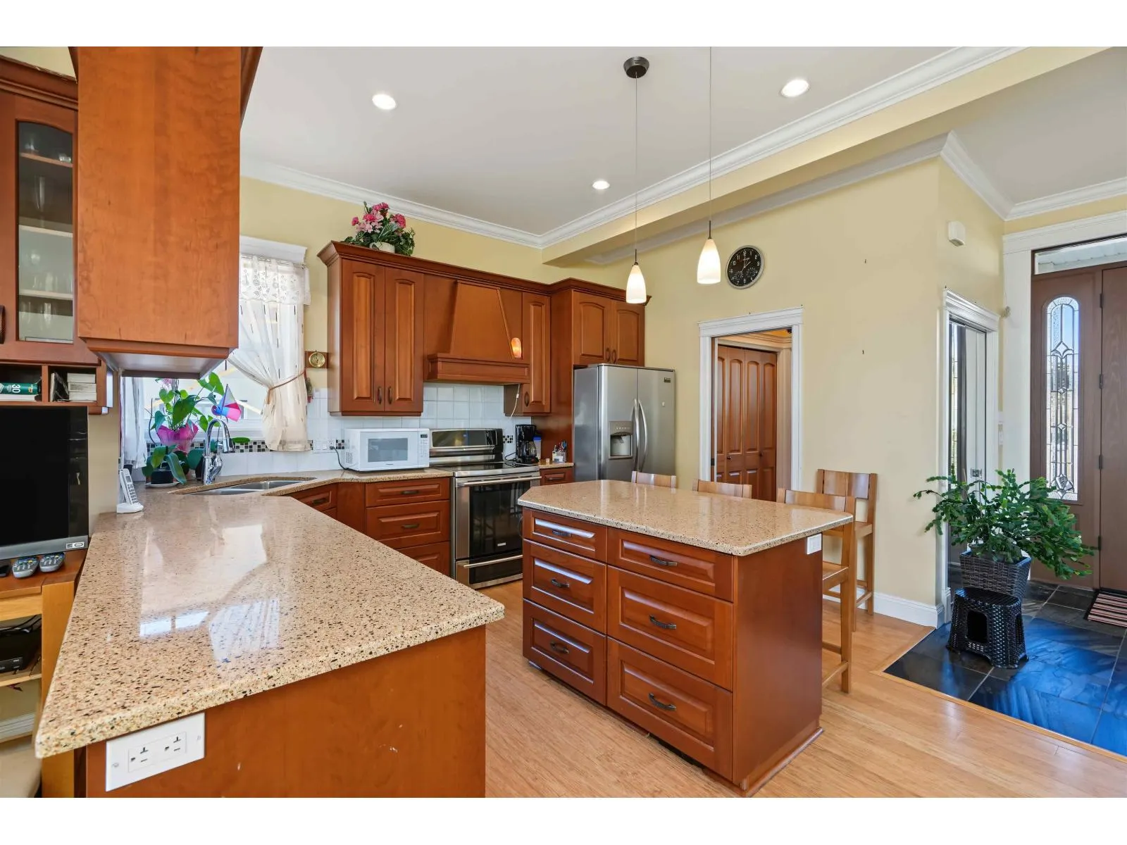 9168 DELVIEW LANE