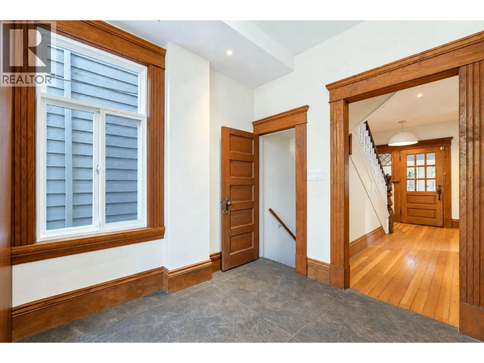 647 PRIOR STREET
