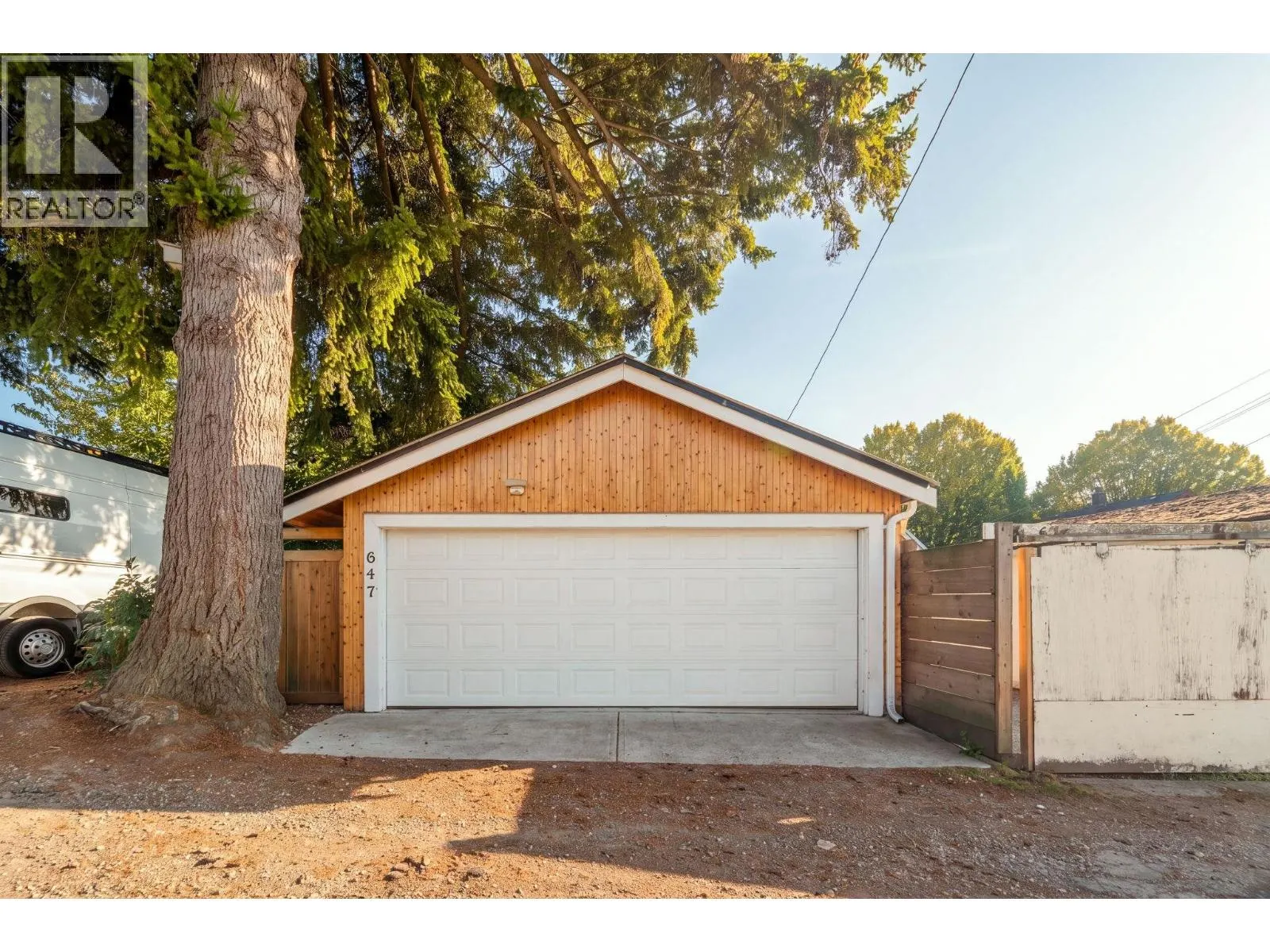 647 PRIOR STREET