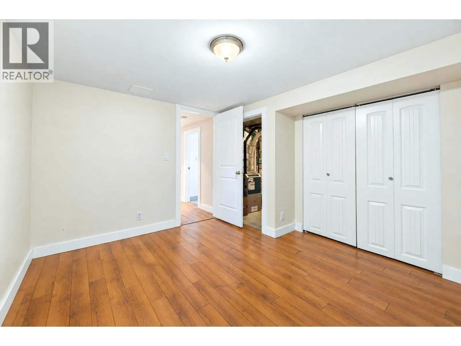 647 PRIOR STREET