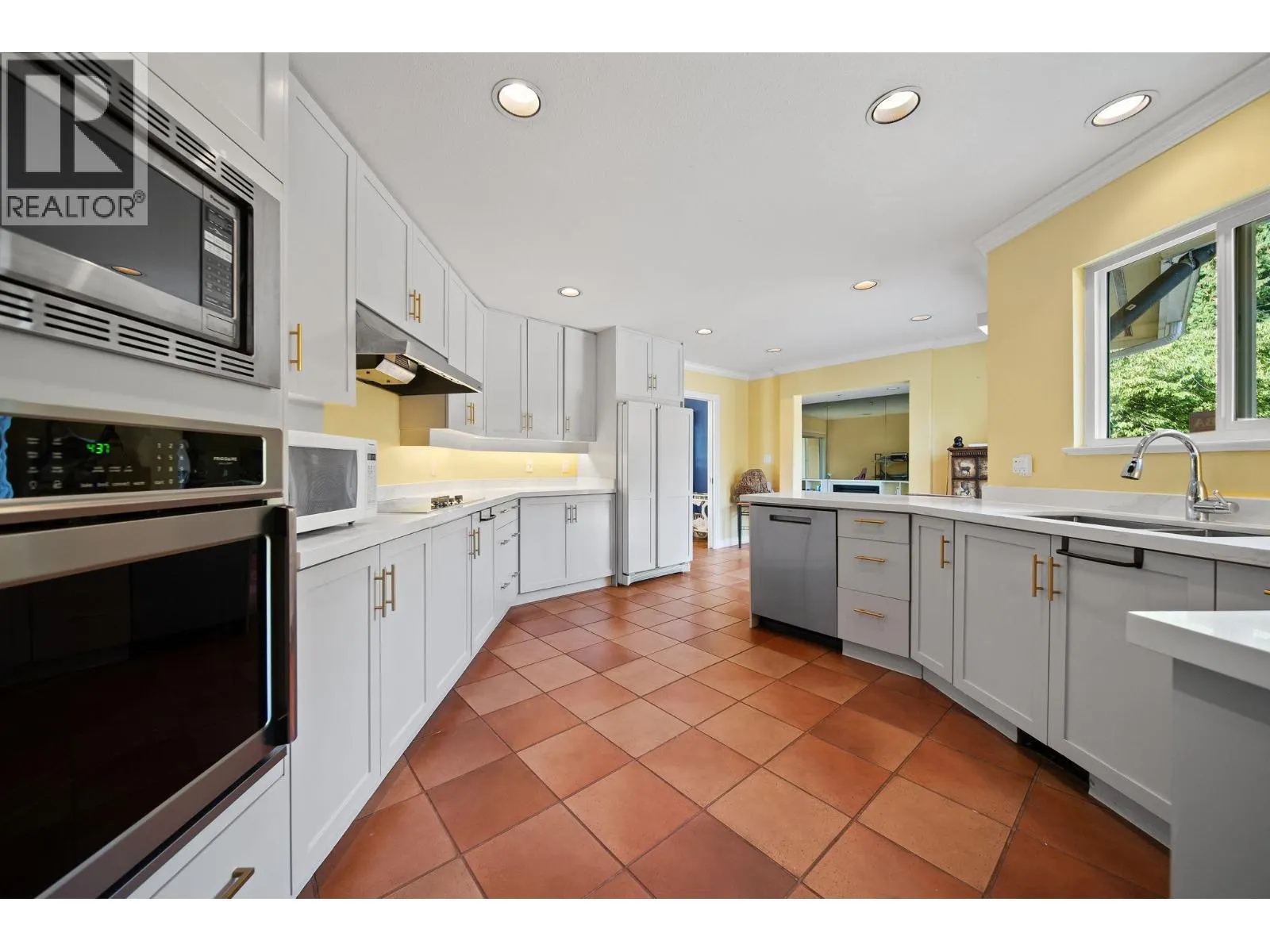 535 STEVENS DRIVE