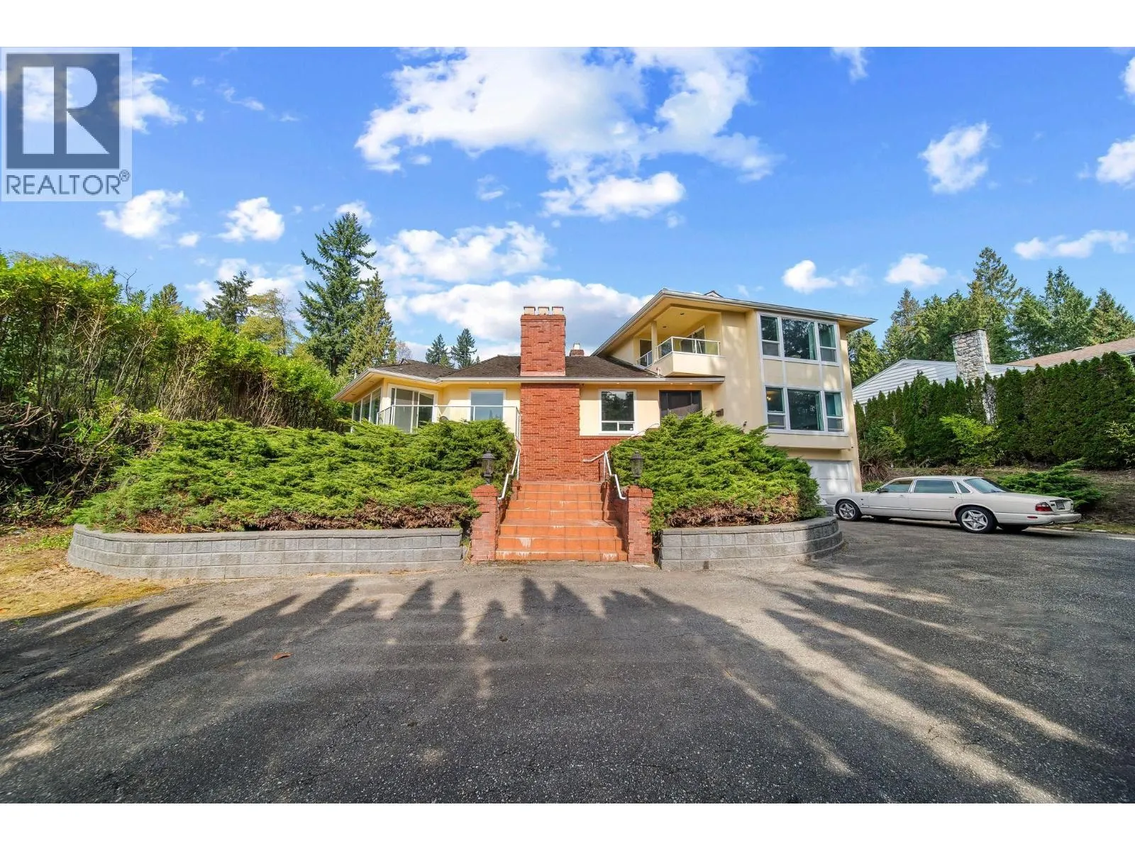 535 STEVENS DRIVE