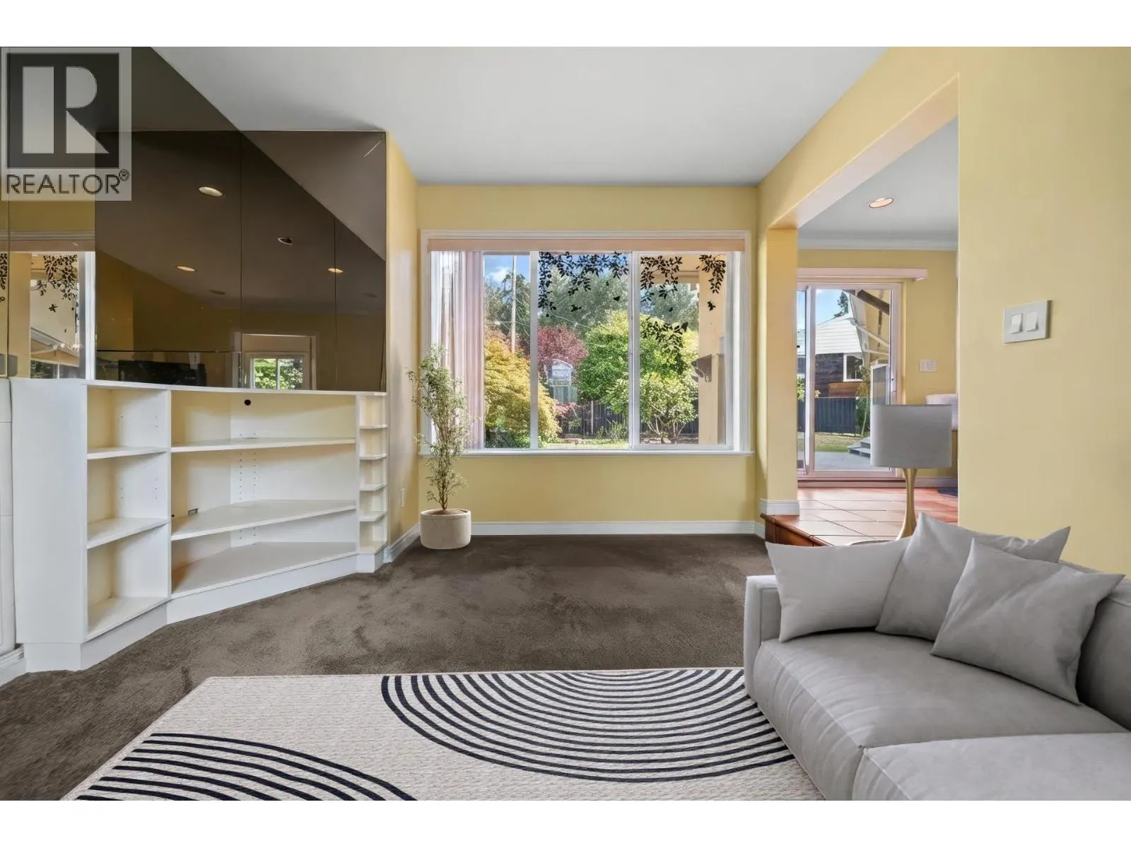 535 STEVENS DRIVE