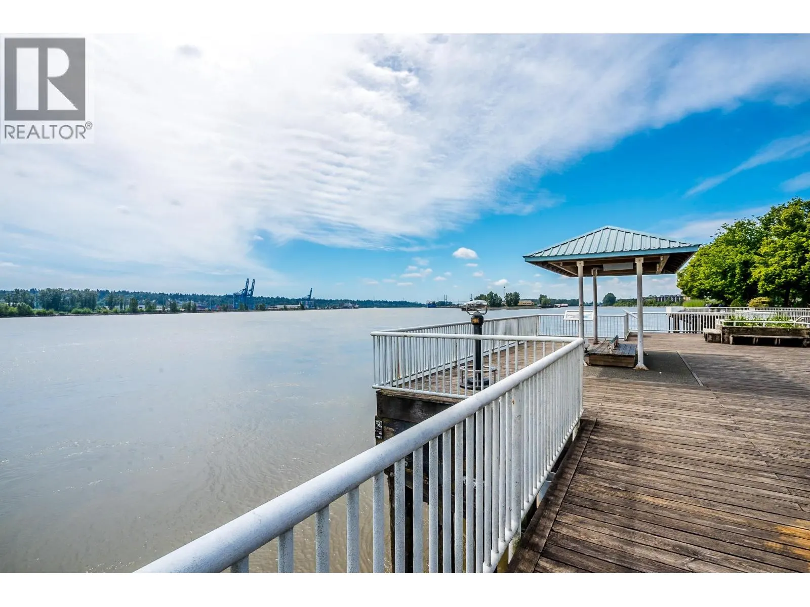1811 988 QUAYSIDE DRIVE