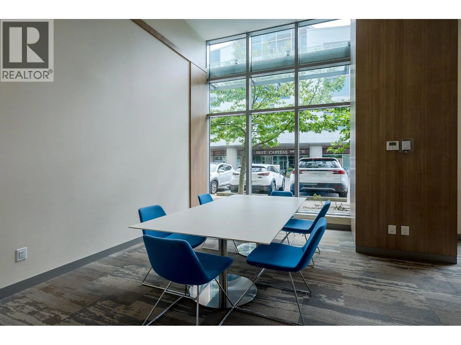 1811 988 QUAYSIDE DRIVE