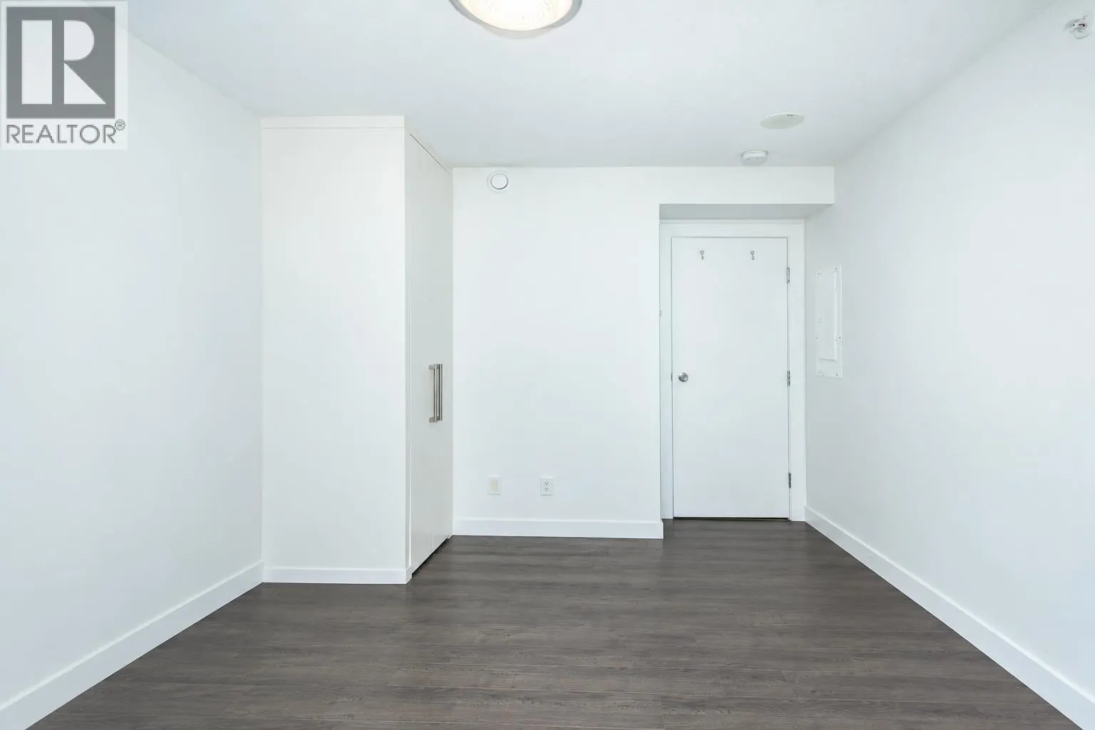 1811 988 QUAYSIDE DRIVE