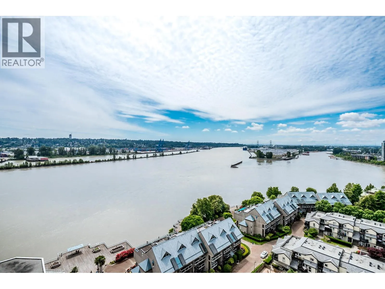 1811 988 QUAYSIDE DRIVE