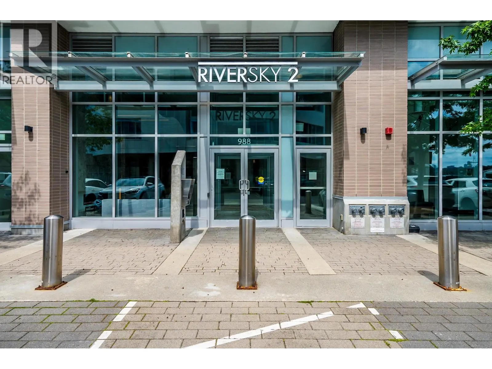 1811 988 QUAYSIDE DRIVE