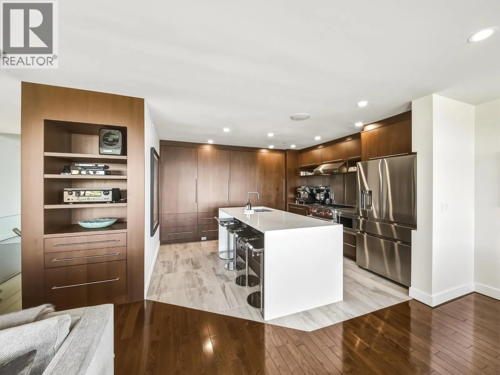 8547 SEASCAPE COURT