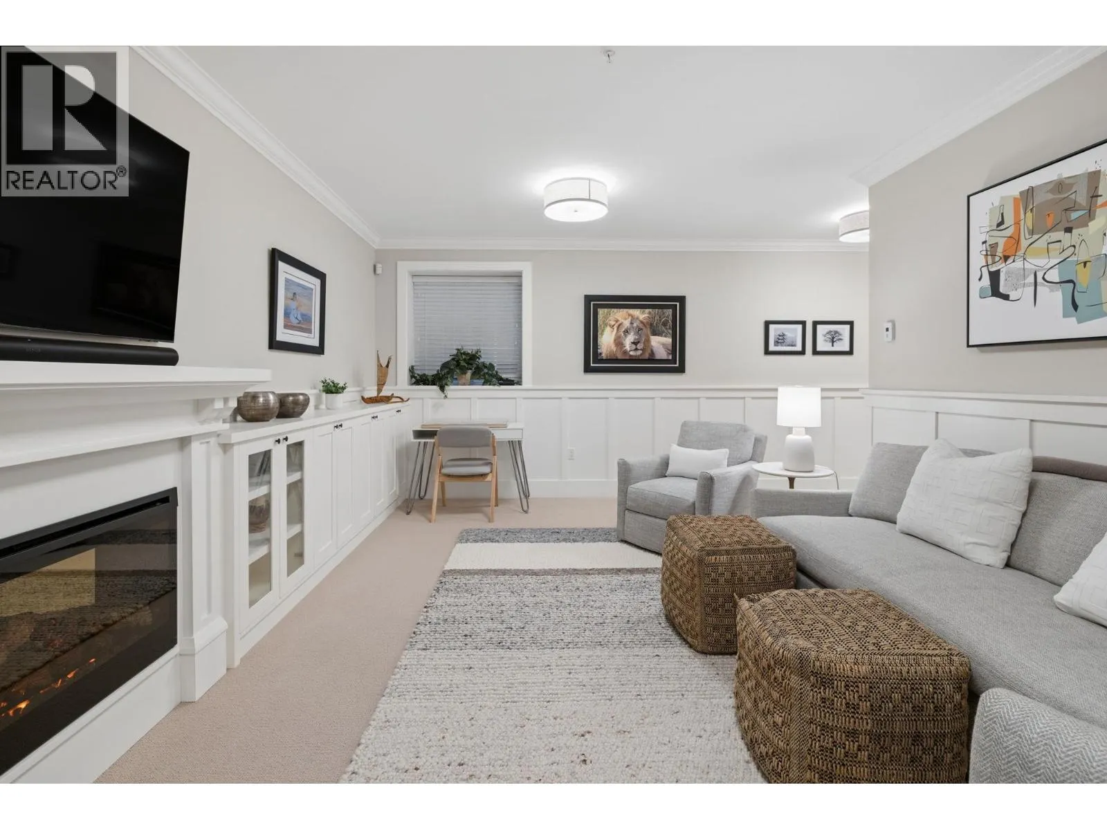 2015 ESQUIMALT AVENUE