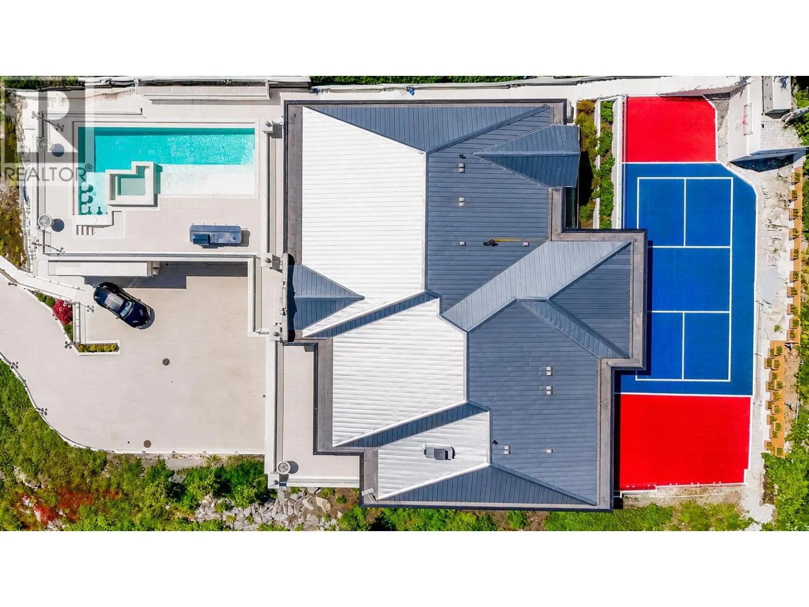 1121 CRESTLINE ROAD