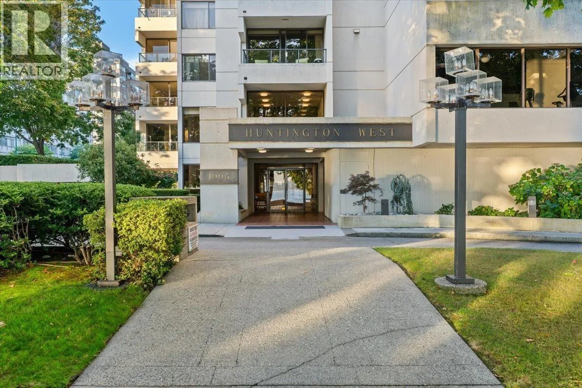 1601 1995 BEACH AVENUE