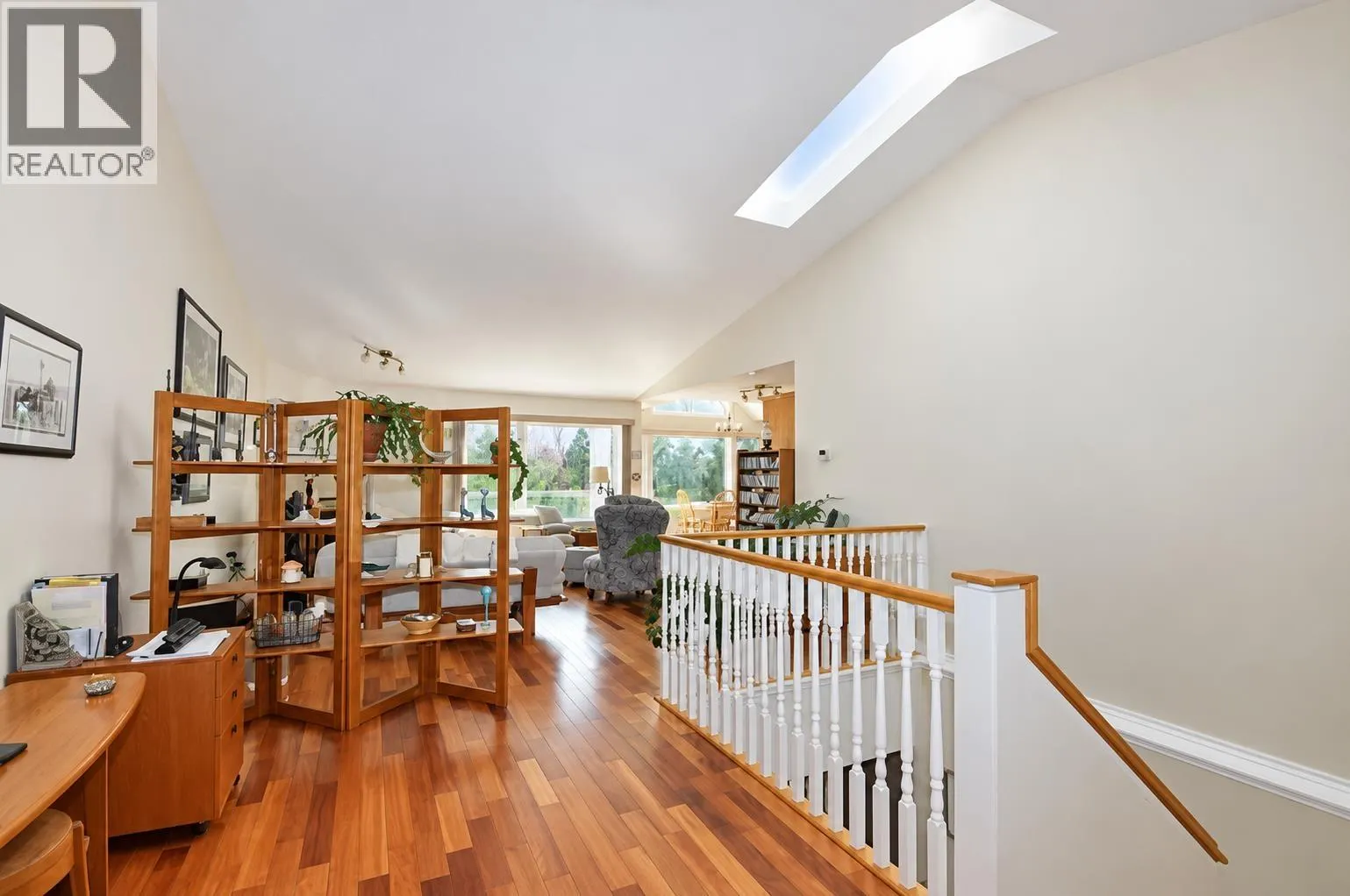 10 11 EAGLE CRESCENT