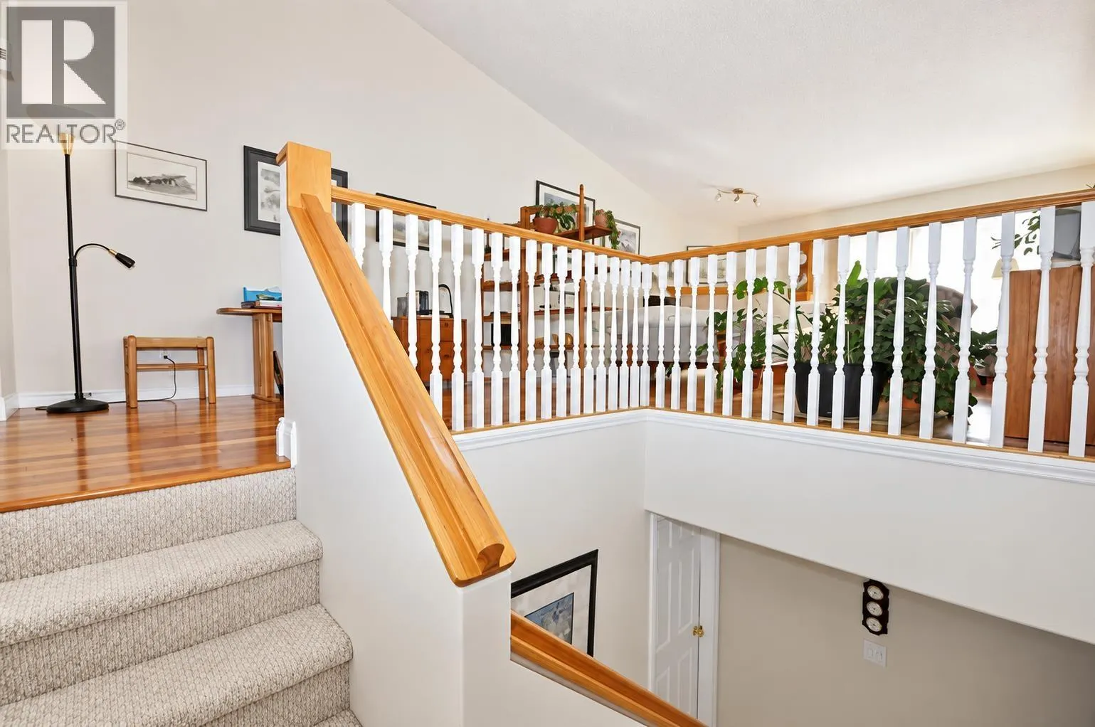 10 11 EAGLE CRESCENT