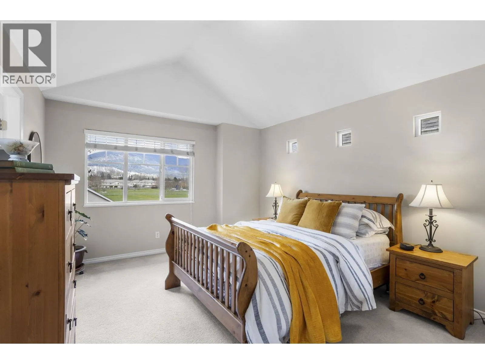32 1108 RIVERSIDE CLOSE
