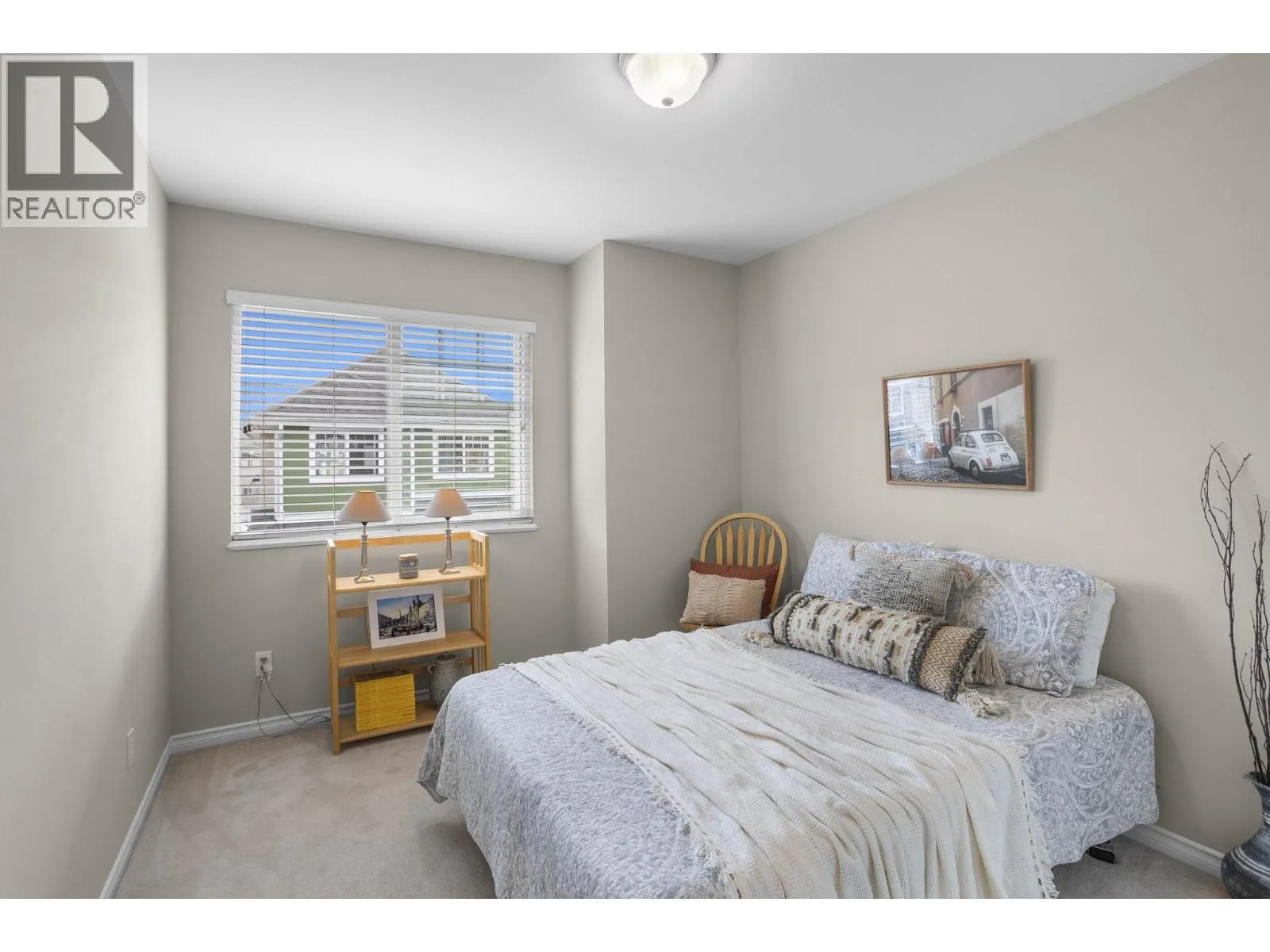 32 1108 RIVERSIDE CLOSE