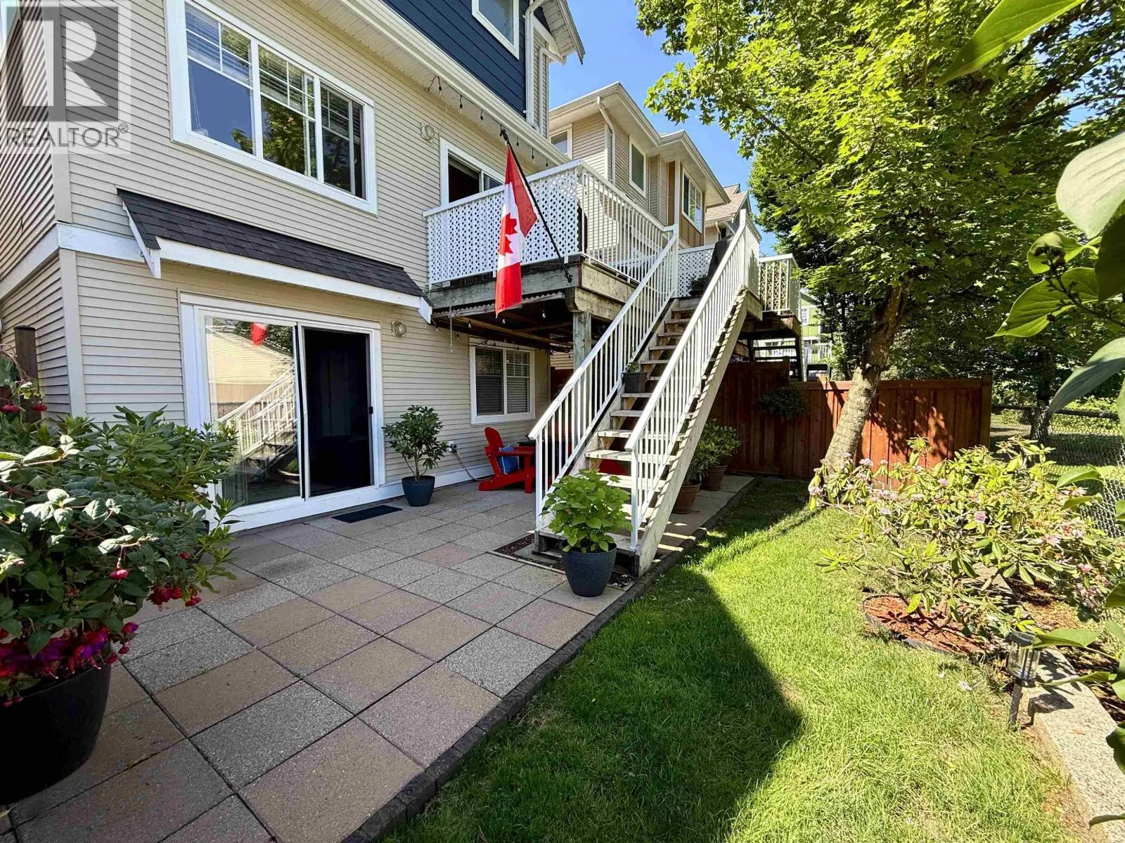 32 1108 RIVERSIDE CLOSE