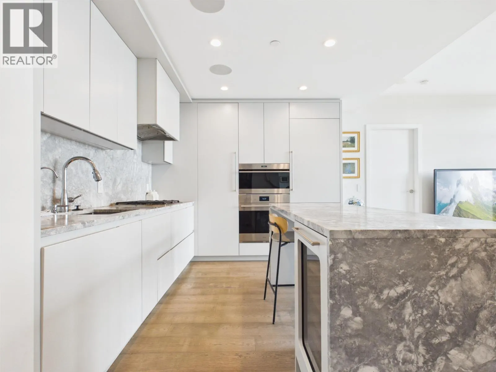 1803 7418 PAULSON STREET