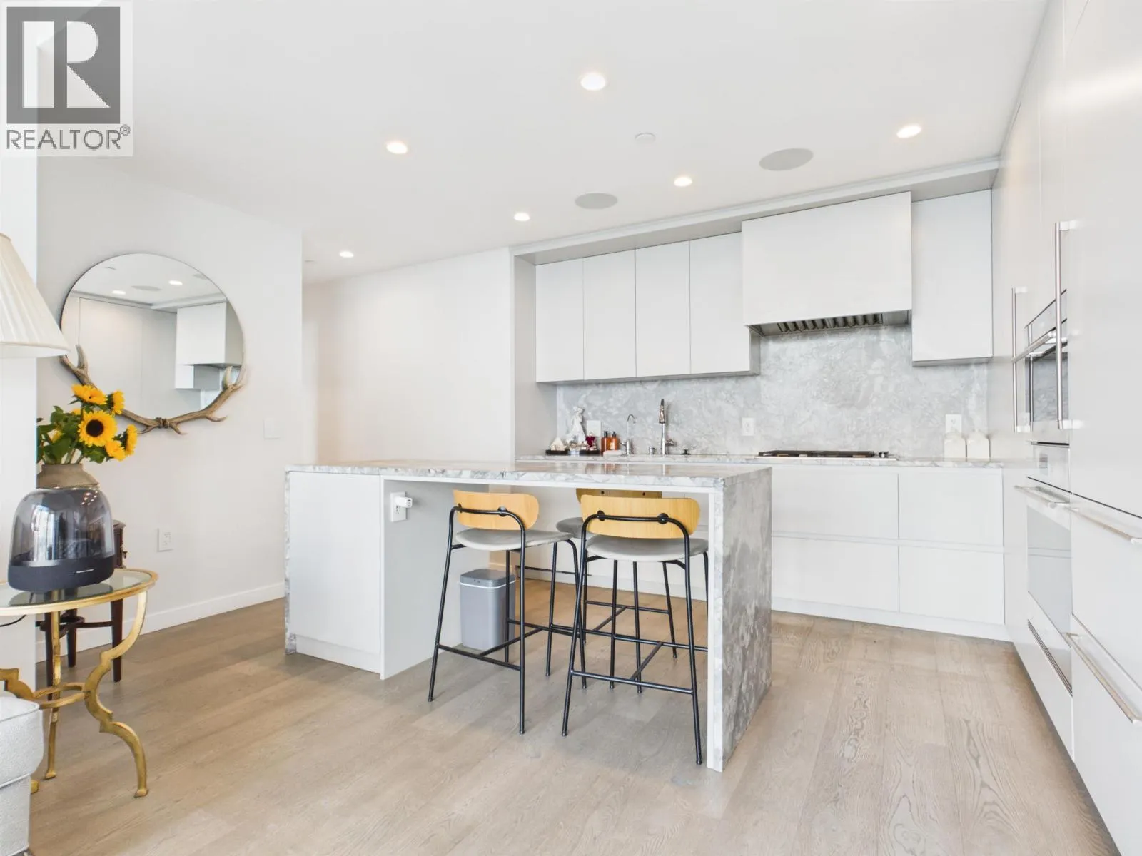 1803 7418 PAULSON STREET