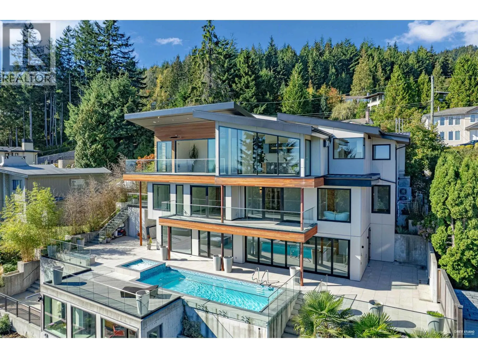 535 CRAIGMOHR DRIVE