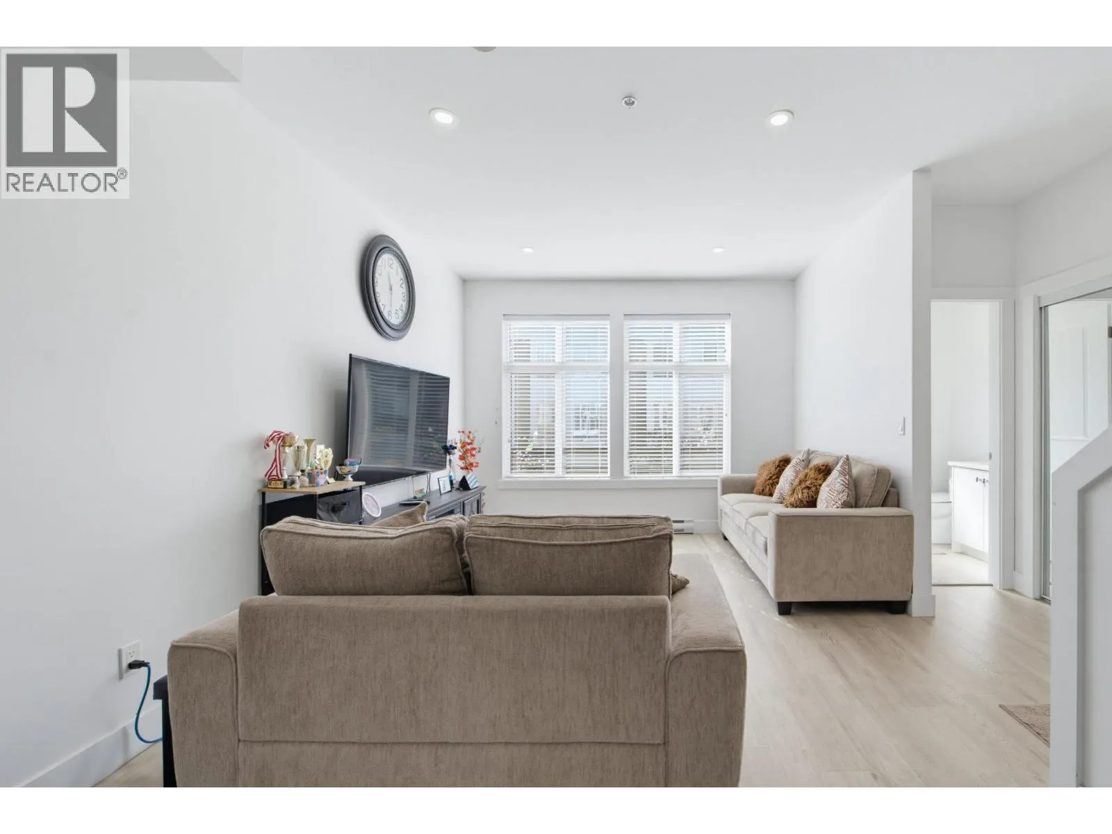 72 24108 104 AVENUE
