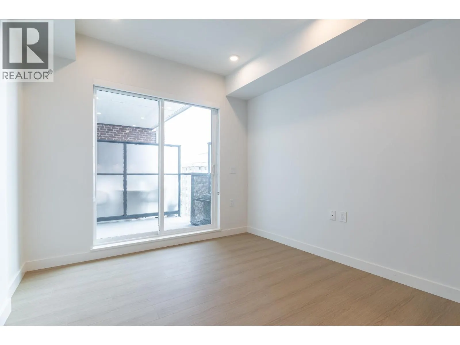421 82 FIRST STREET
