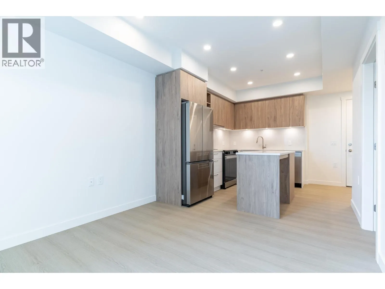 421 82 FIRST STREET