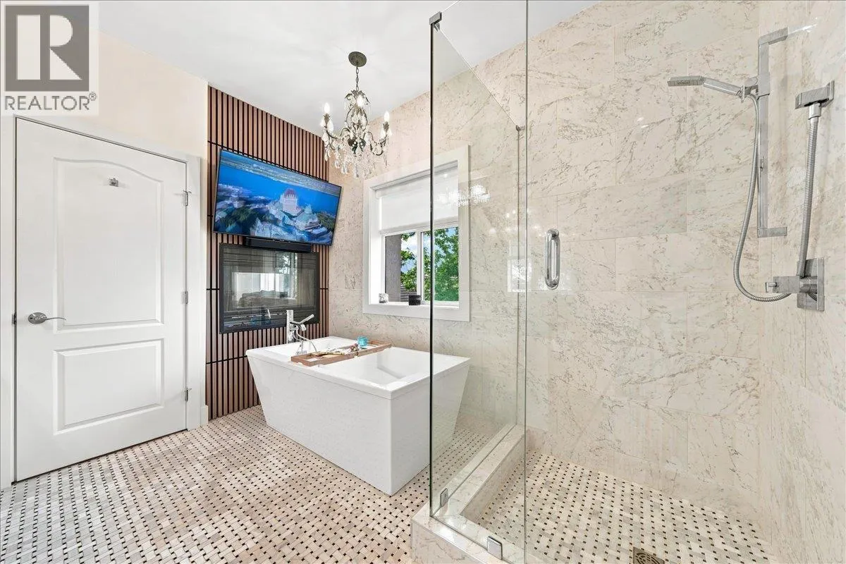 14 915 FORT FRASER RISE