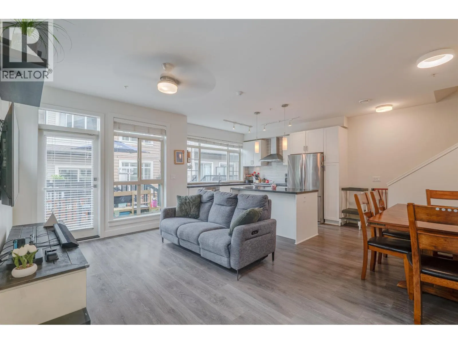 158 11305 240 STREET
