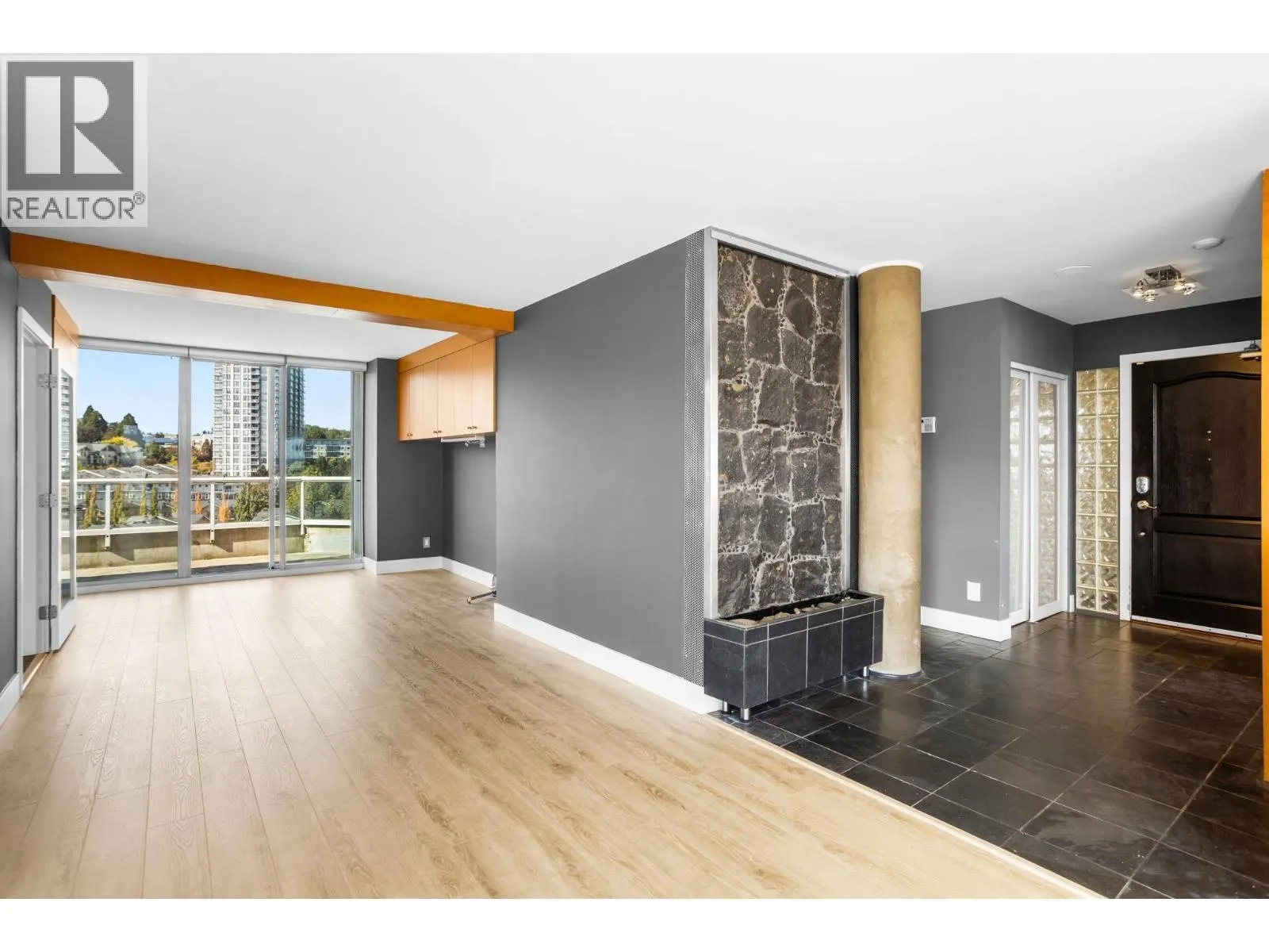 1801 71 JAMIESON COURT