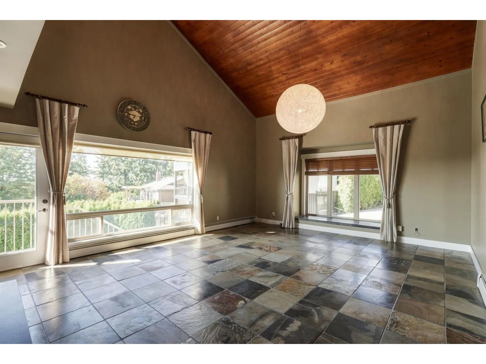 5575 FAIRLIGHT CRESCENT