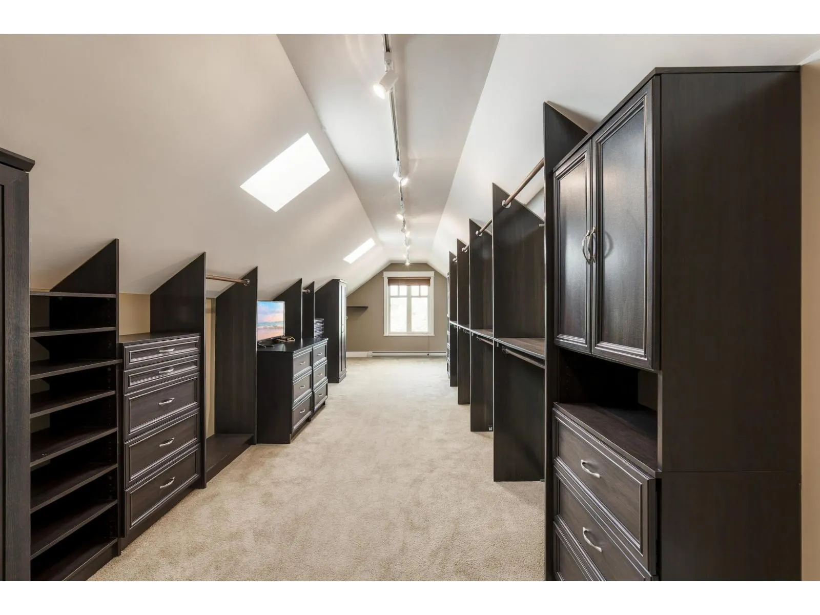 5575 FAIRLIGHT CRESCENT