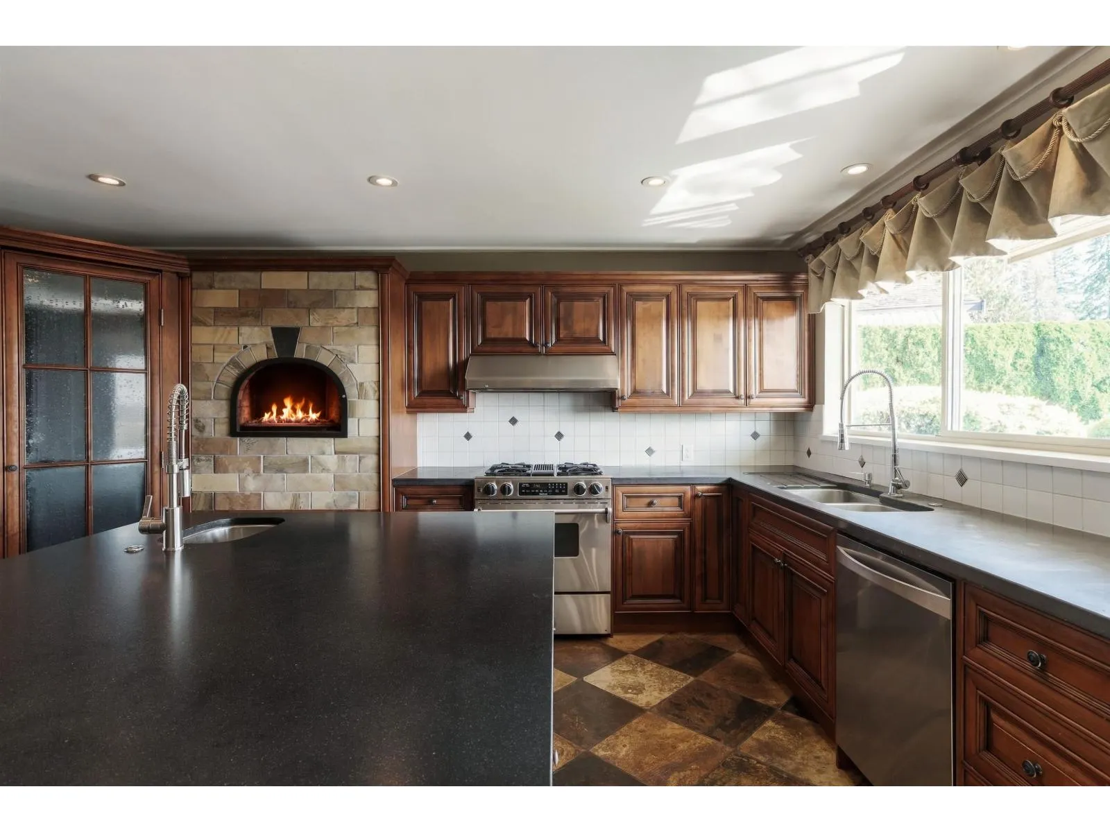 5575 FAIRLIGHT CRESCENT