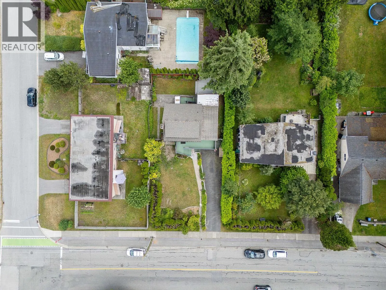 3554 HASTINGS STREET