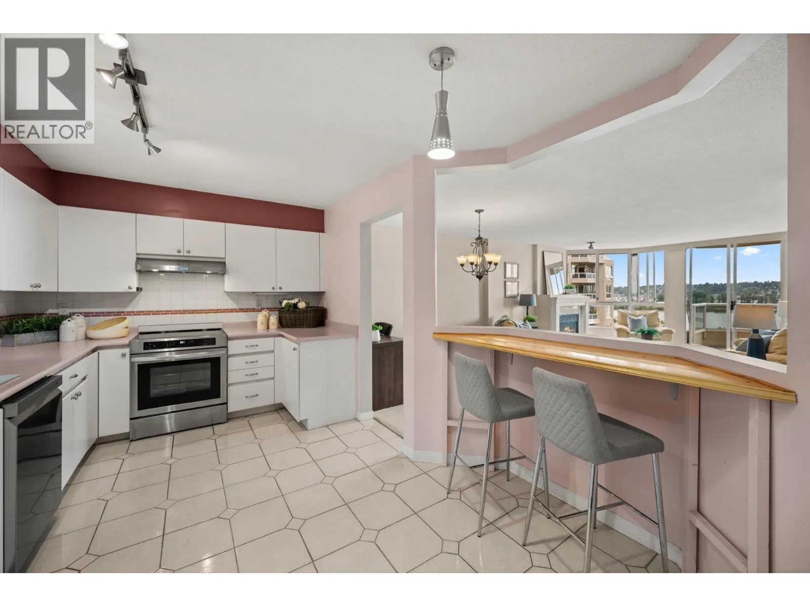 1505 1235 QUAYSIDE DRIVE