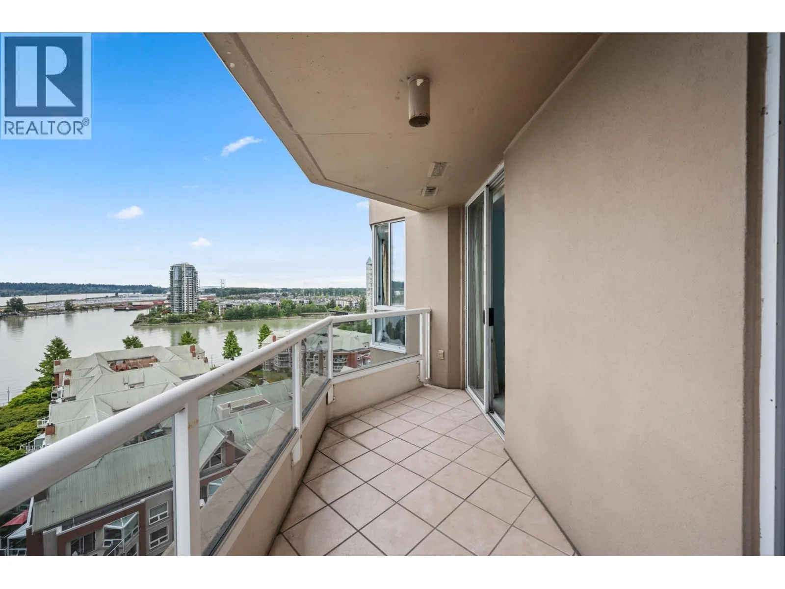 1505 1235 QUAYSIDE DRIVE