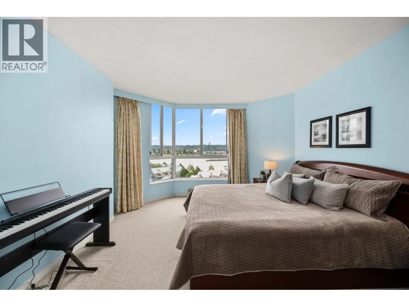 1505 1235 QUAYSIDE DRIVE