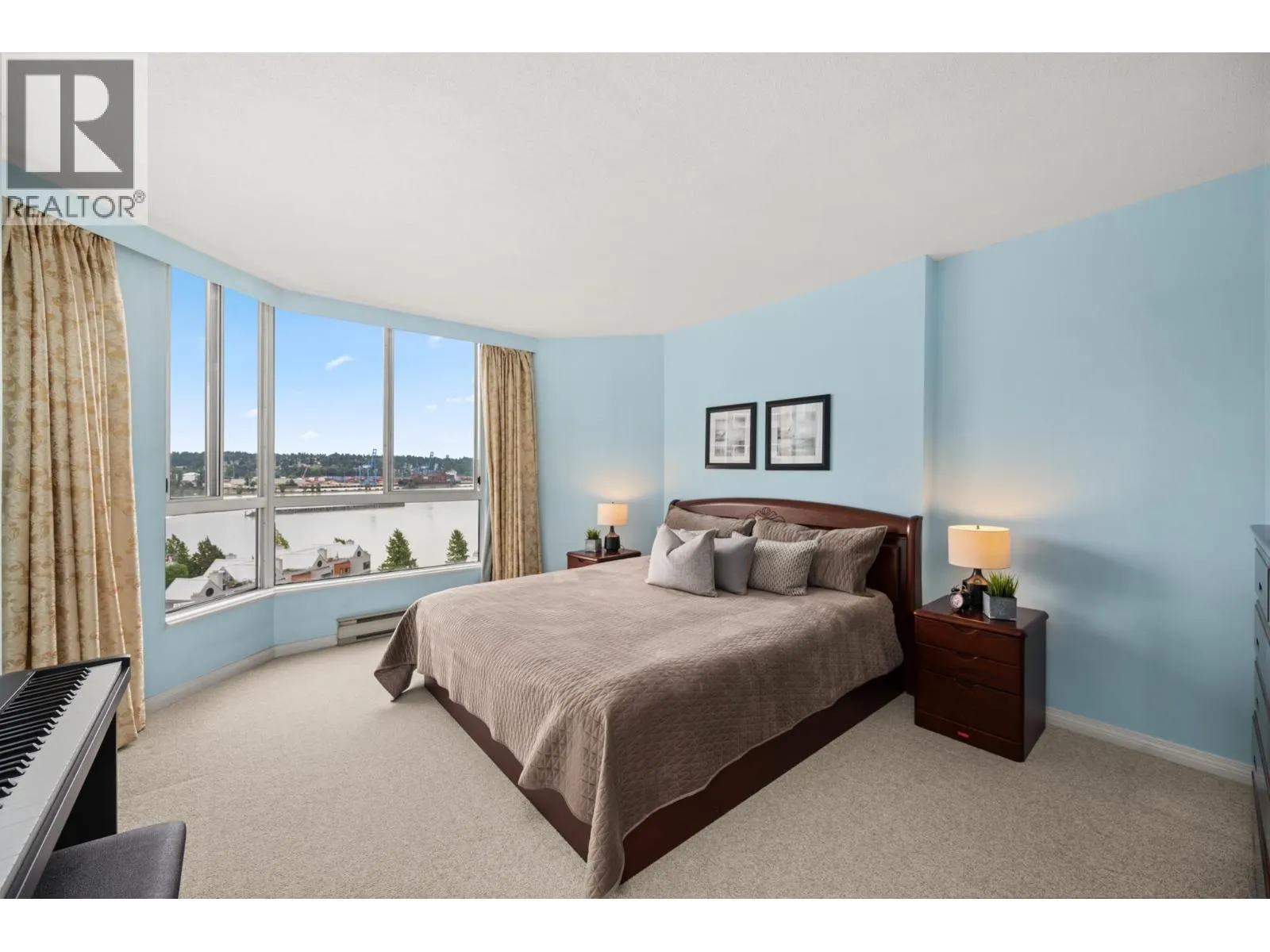 1505 1235 QUAYSIDE DRIVE