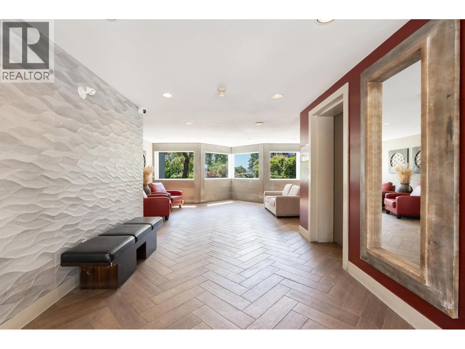 204 1150 QUAYSIDE DRIVE
