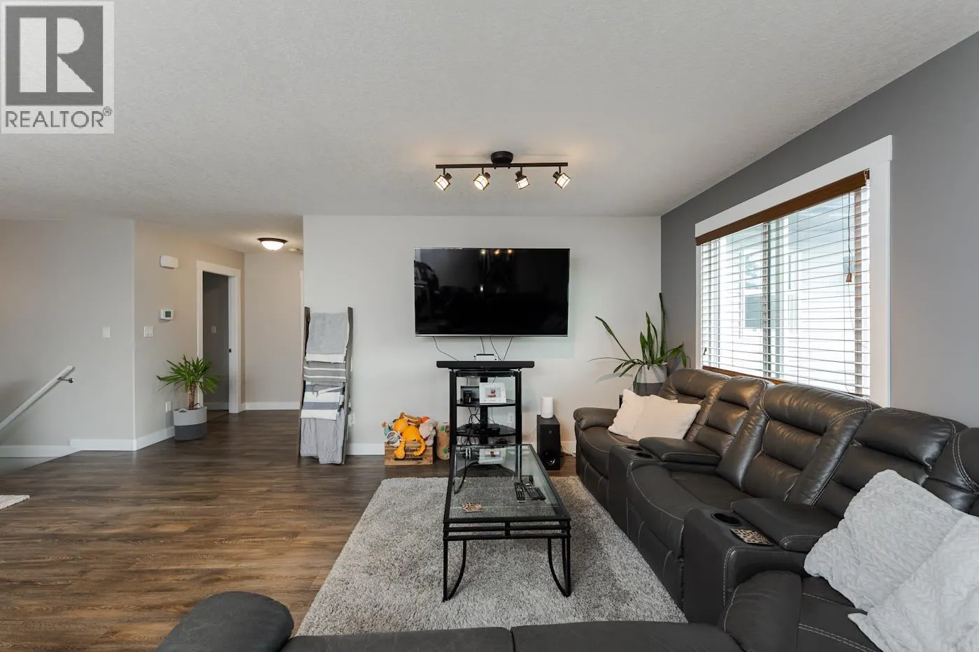5355 WOODVALLEY DRIVE