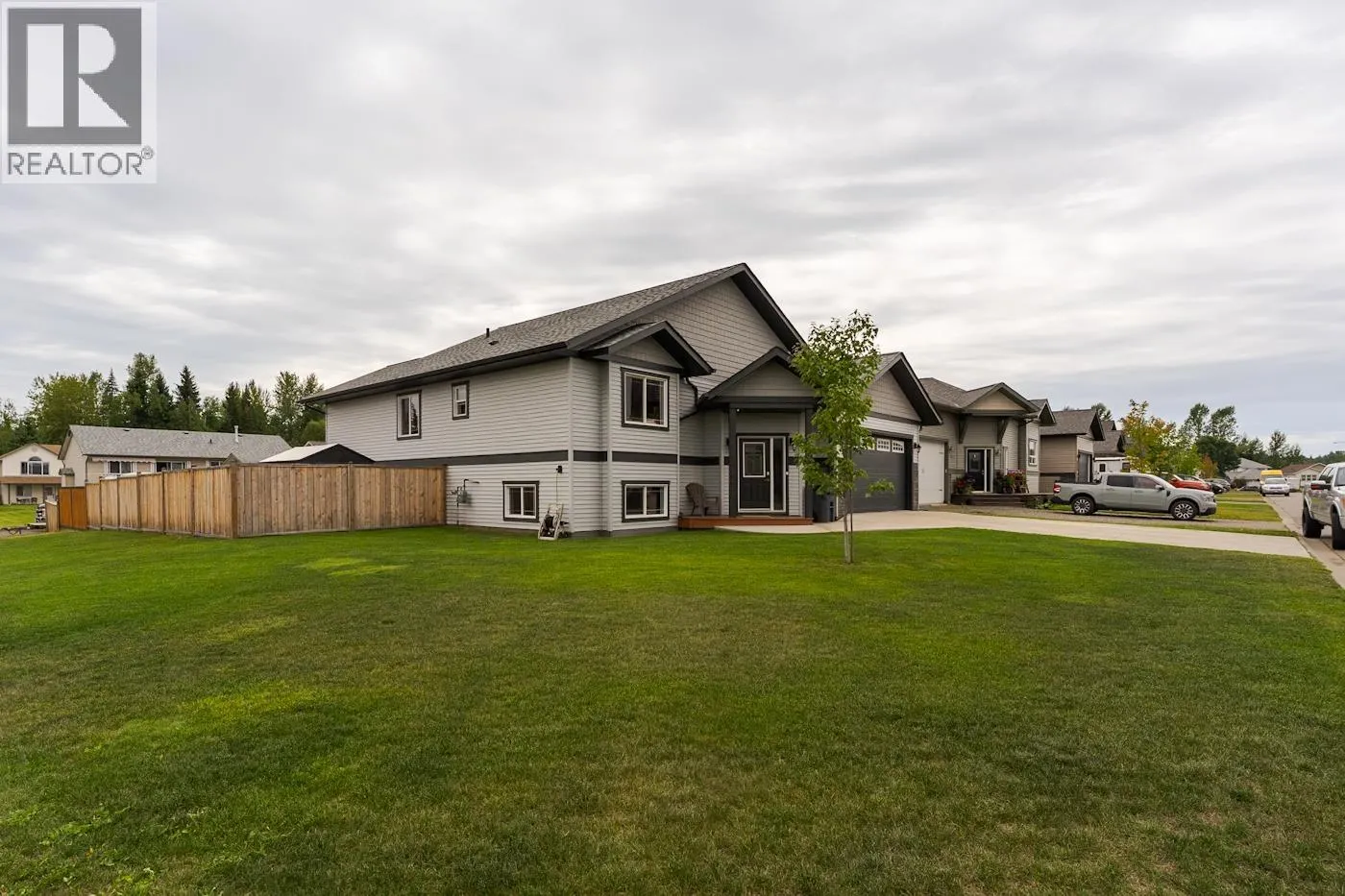 5355 WOODVALLEY DRIVE