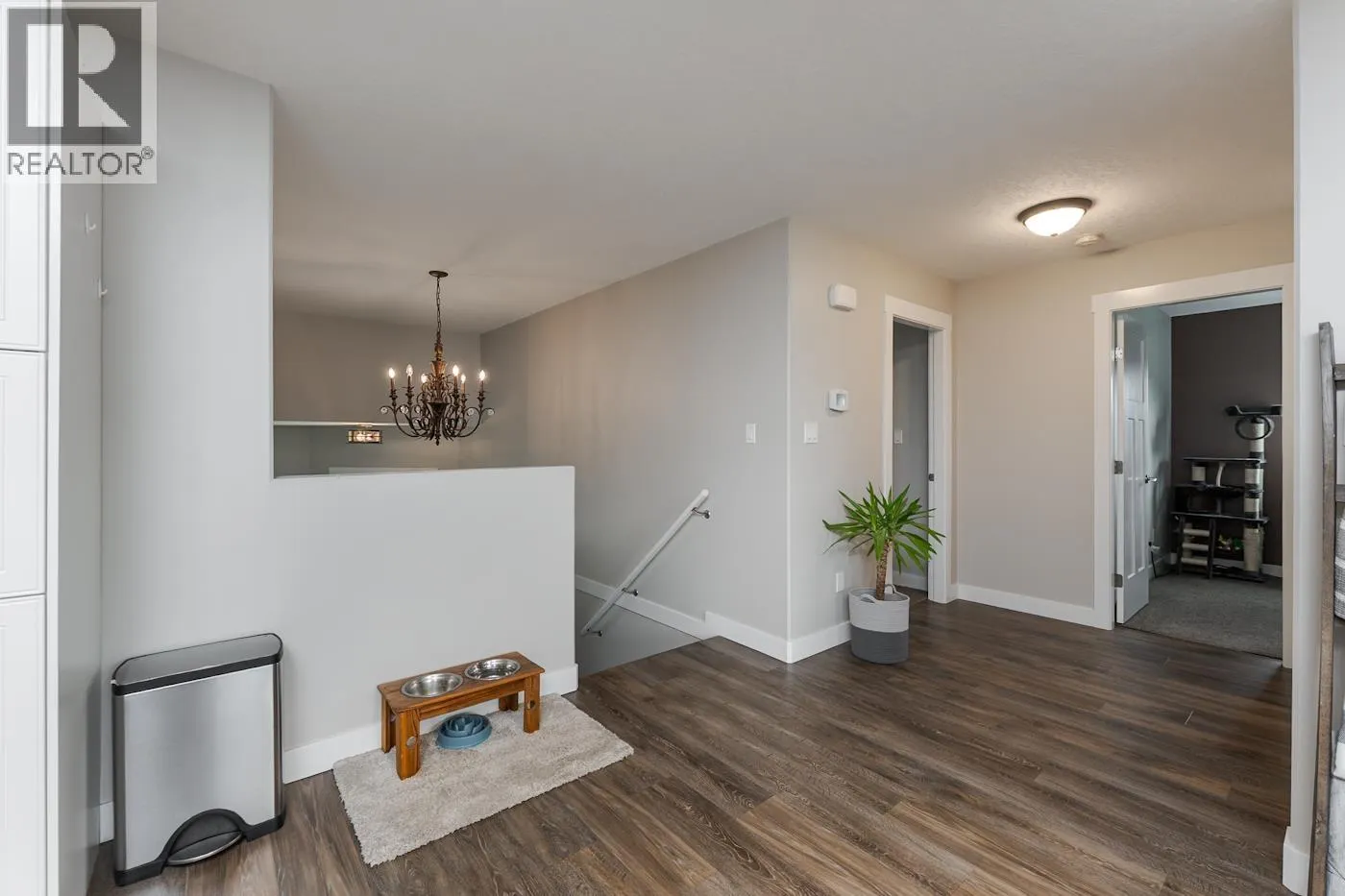5355 WOODVALLEY DRIVE