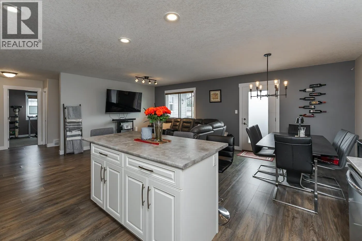 5355 WOODVALLEY DRIVE