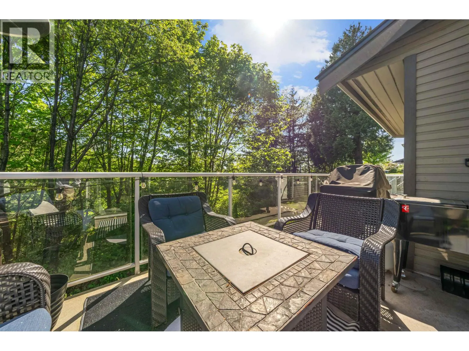 175 1140 CASTLE CRESCENT